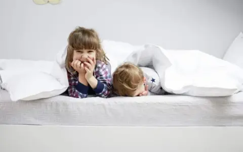 Jaki materac dla 7 latka? Wybierz najlepszy dla zdrowego snu
