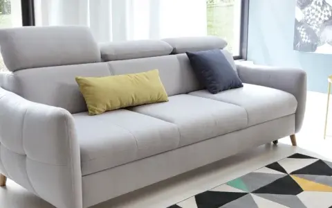 Jakie poduszki do szarego narożnika? Ożyw swój salon stylowo
